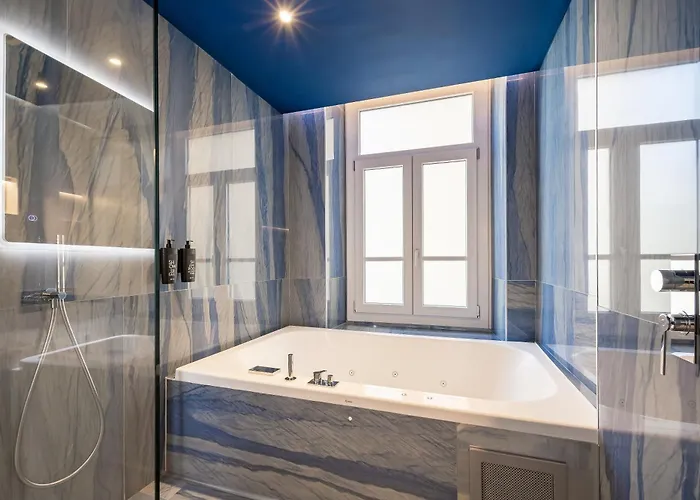 1955 ゲストハウス 4*